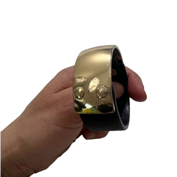 Two Leather Bracelets With Gold Plate ~ One Black, One Brown - Picture 12 of 15